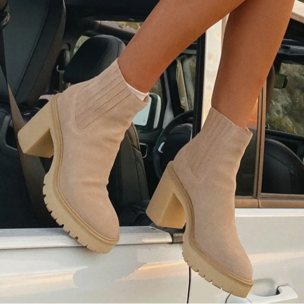 Dolce Vita Dune Tan Heeled Platform Ankle Boots